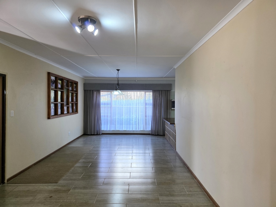 4 Bedroom Property for Sale in Wavecrest Eastern Cape